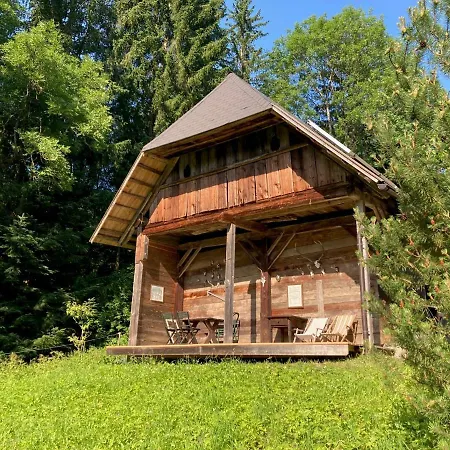 아파트 Charmante Gaestewohnung In Altem In Alpiner Alleinlage
