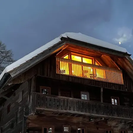 Lejlighed Charmante Gaestewohnung In Altem In Alpiner Alleinlage *