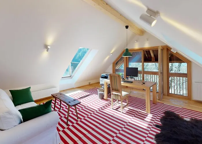 Charmante Gaestewohnung In Altem In Alpiner Alleinlage Daire *