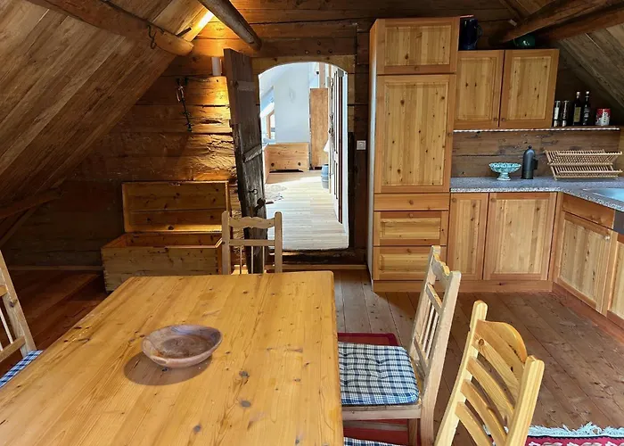 Apartman Charmante Gaestewohnung In Altem In Alpiner Alleinlage