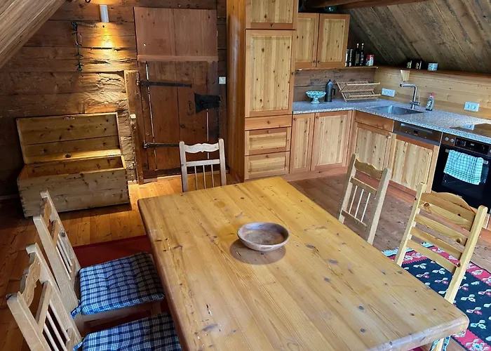 Apartman Charmante Gaestewohnung In Altem In Alpiner Alleinlage